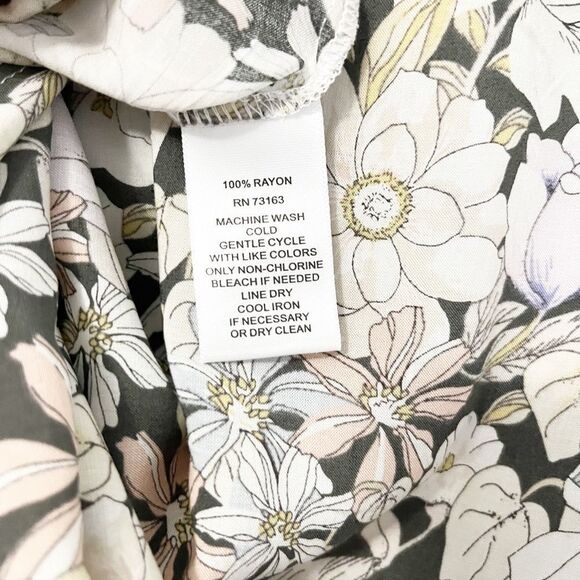 🟢Cupio Black Spring Floral Print Top with Front Tie Size SP - Picture 6 of 8